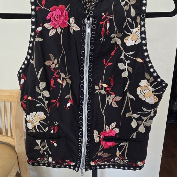 Biya vest - Picture 9 of 11